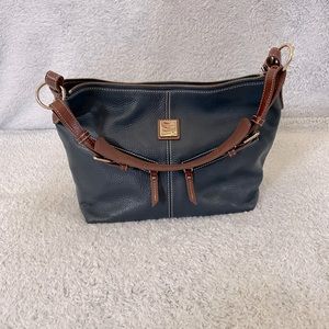 Dooney & Bourke purse (serial number K8360027)